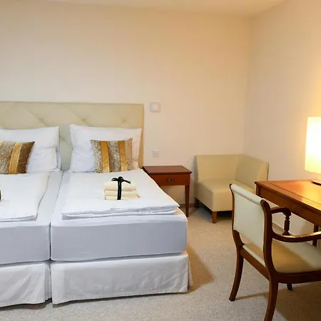 Atrium-accomm B&B