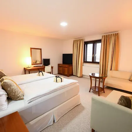 Atrium-accomm B&B Ritka