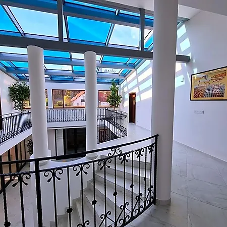 Atrium-accomm לינה וארוחת בוקר Ritka