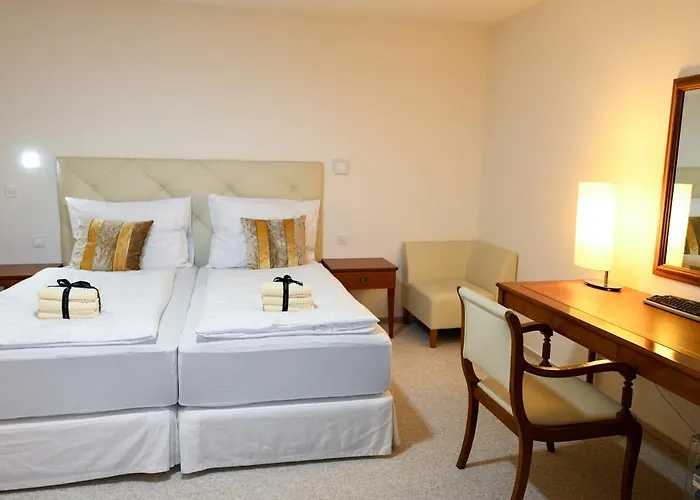 Atrium-accomm Bed & Breakfast
